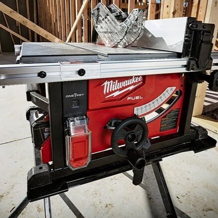 M18 FUEL™ 8-1/4"-Mesa mit ONE-KEY™