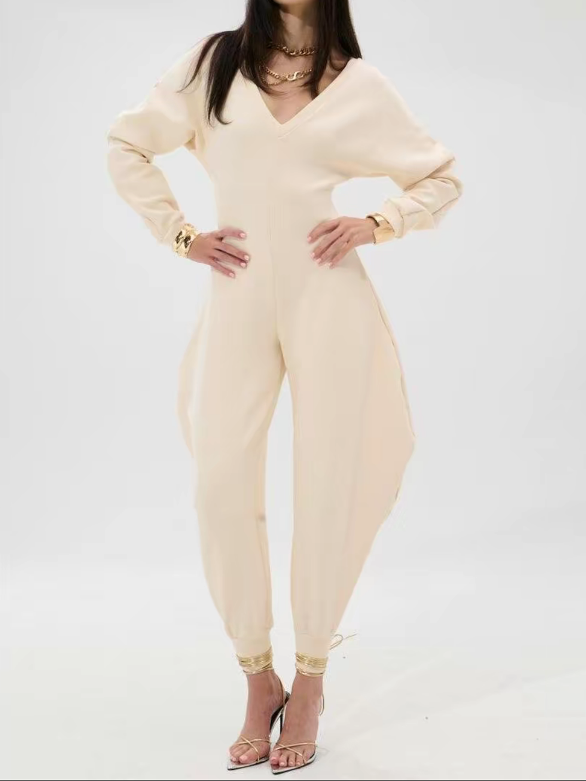 Gemütlicher Baggy Jumpsuit mit V Ausschnitt und Langen Ärmeln