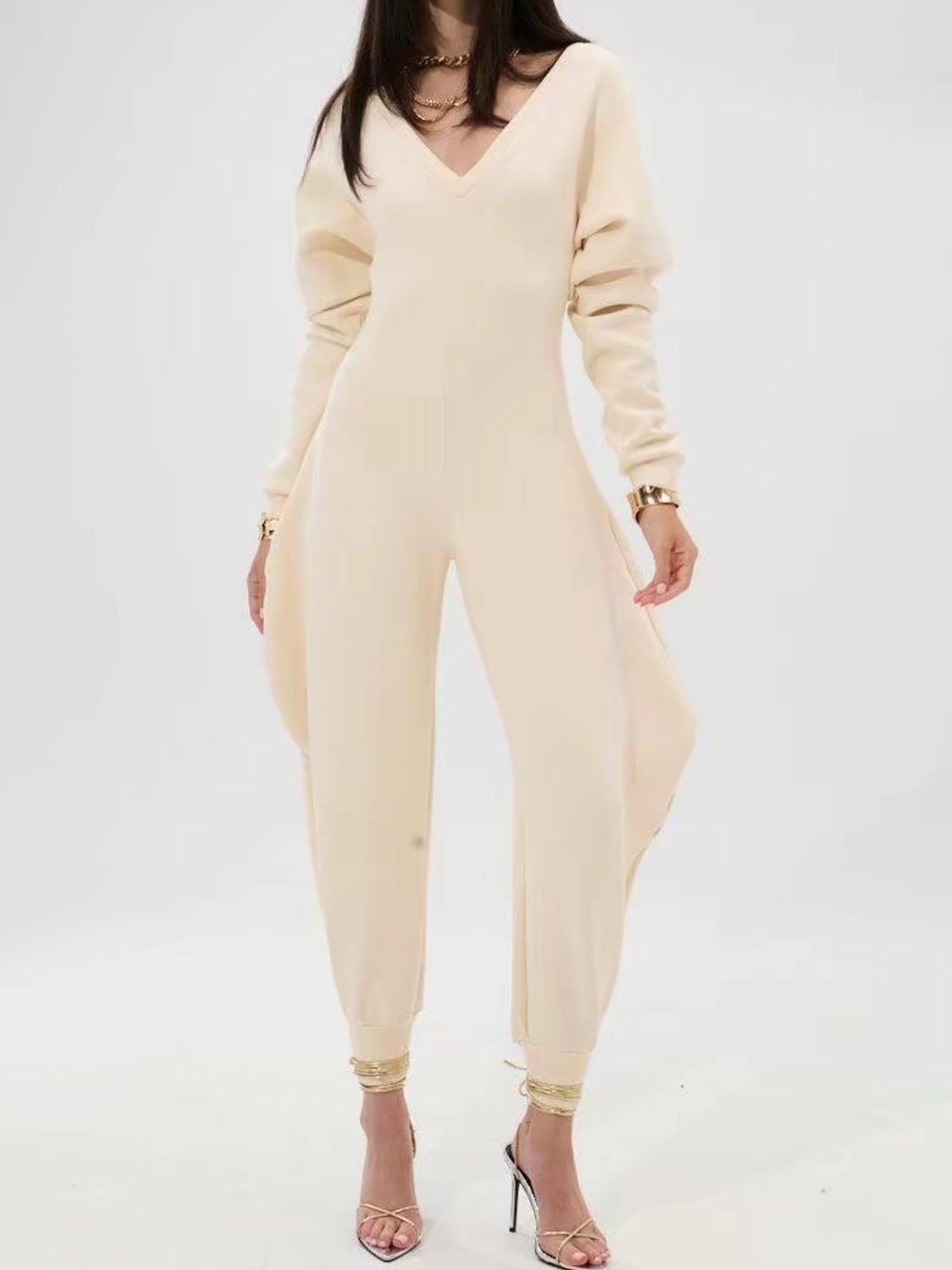 Gemütlicher Baggy Jumpsuit mit V Ausschnitt und Langen Ärmeln