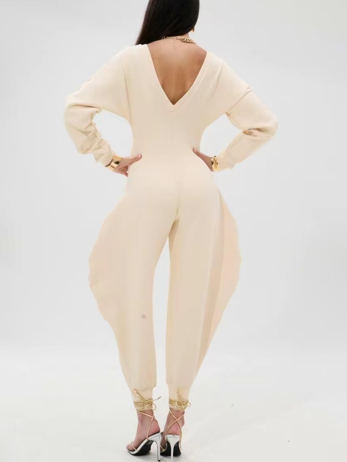 Gemütlicher Baggy Jumpsuit mit V Ausschnitt und Langen Ärmeln