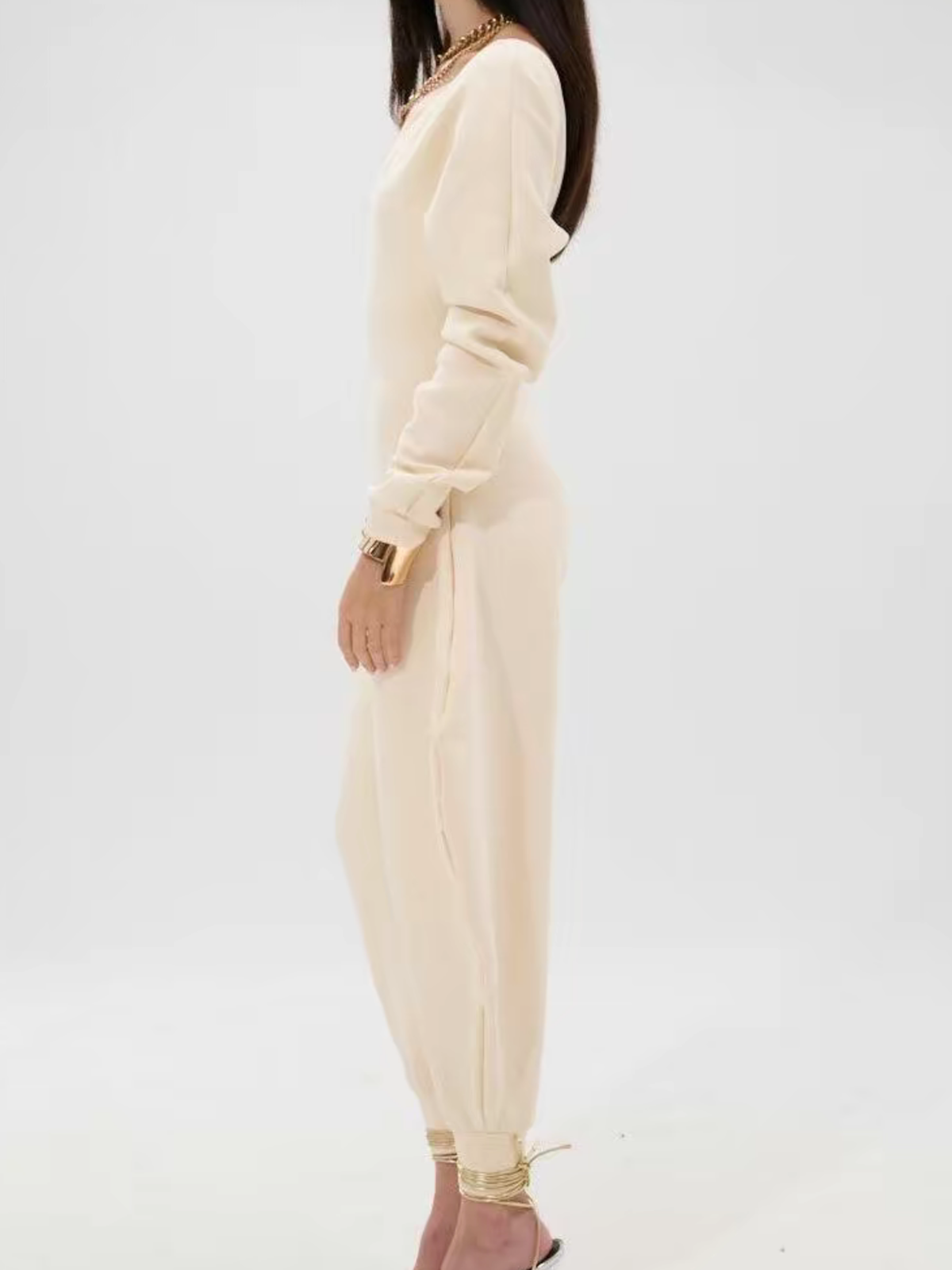 Gemütlicher Baggy Jumpsuit mit V Ausschnitt und Langen Ärmeln