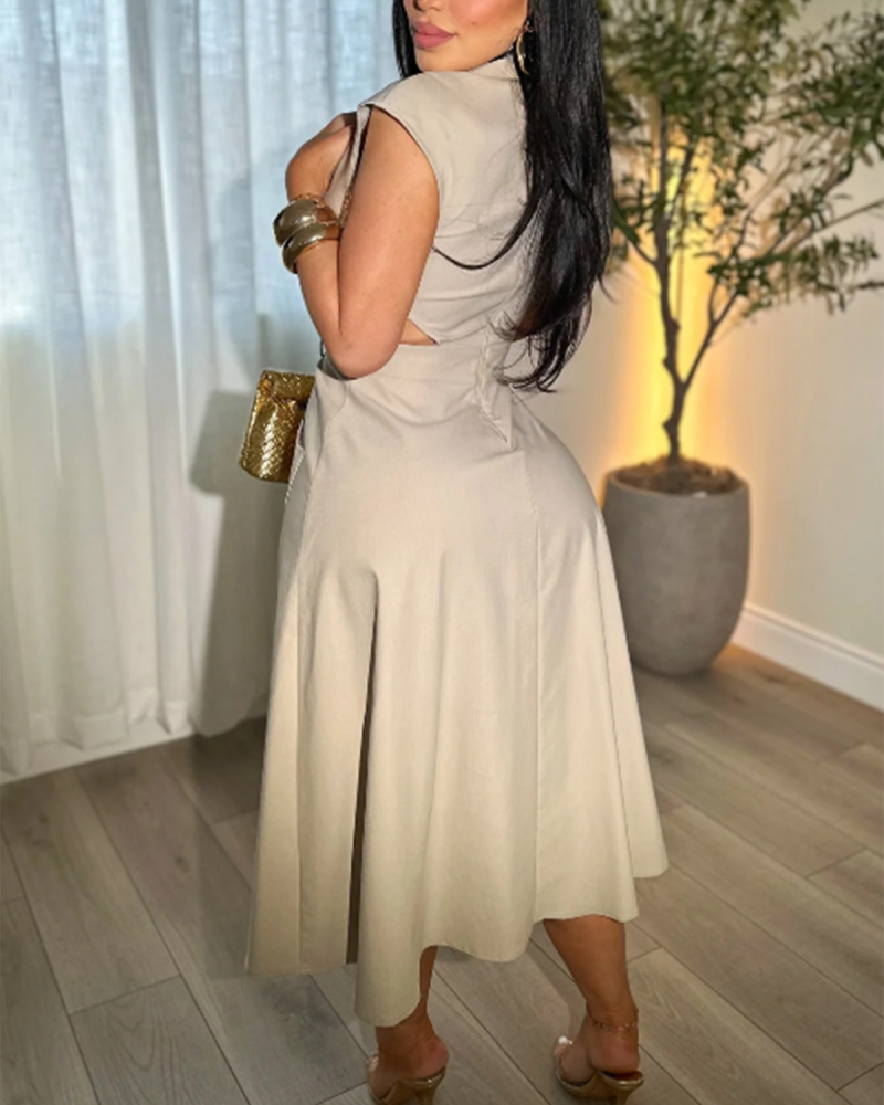 Ärmelloses Kleid mit Kragen Hemdbluse und Cut Outs in der Taille und Taschen